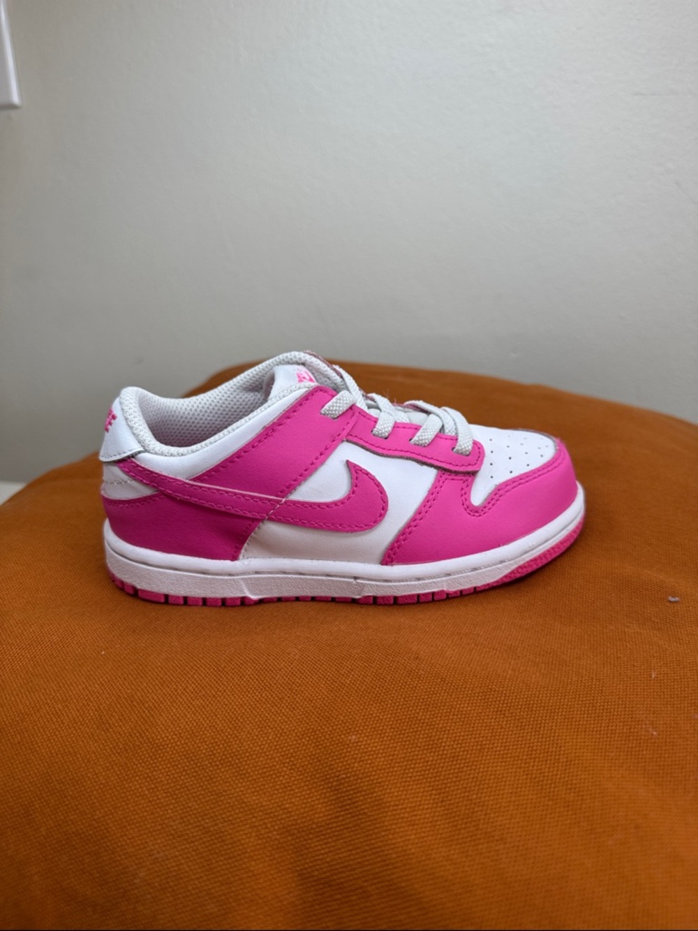 Nike Dunk Low Pink and White Sneakers Baby/Toddler Sz 9.5 9107-102 - Picture 5 of 8